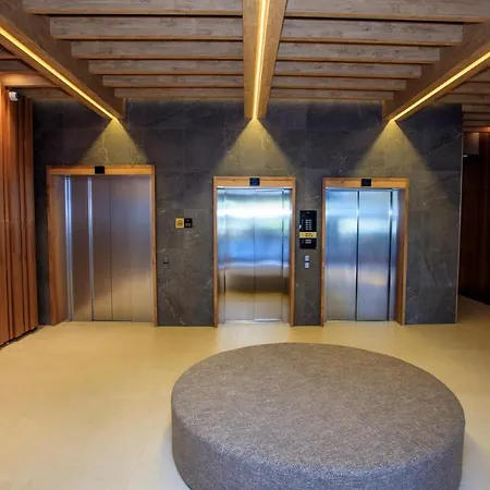 Woodside Apartment